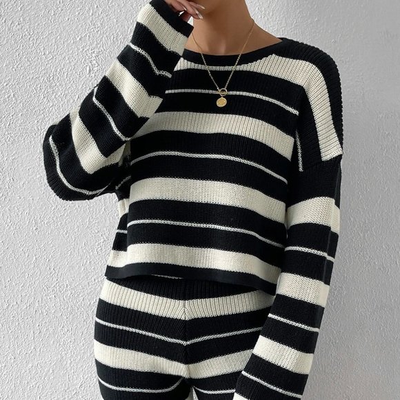 Striped Pattern Drop Shoulder Sweater & Knit Shorts Black - Picture 4 of 5